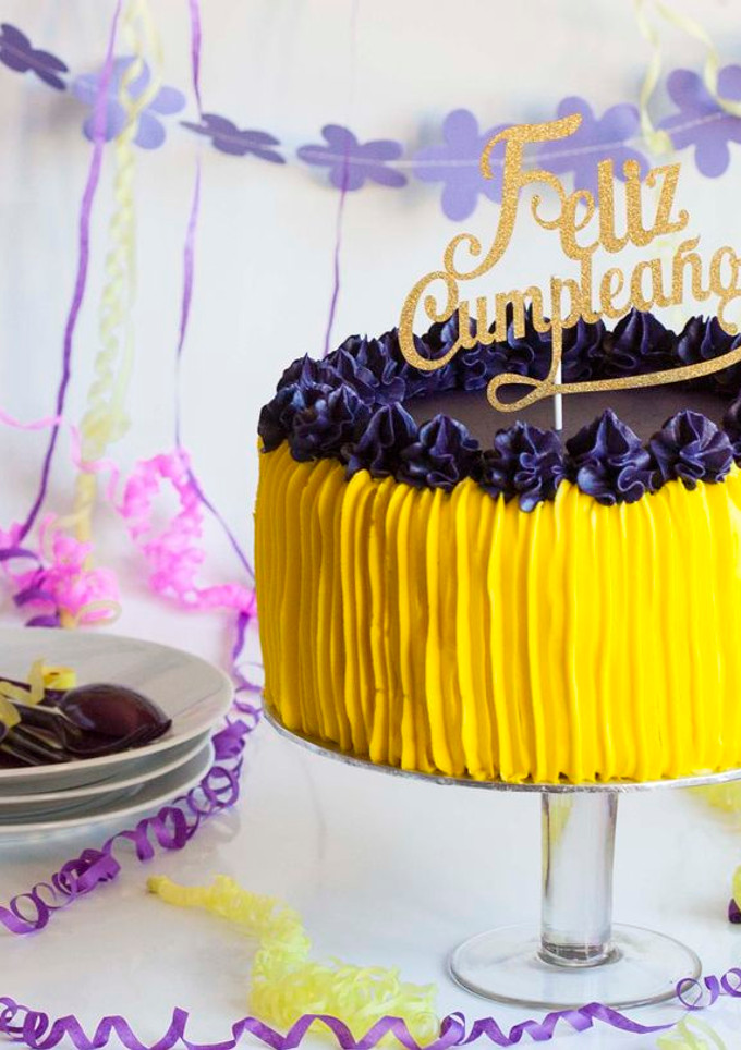 Una foto de Tarta ajedrez de vainilla y buttercream de leche condensada