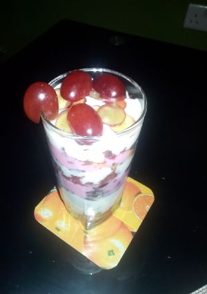 A picture of Yogurt parfait.