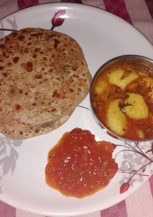 आलू पराठा (Aloo Paratha recipe in Hindi) रेसिपी मुख्य फोटो