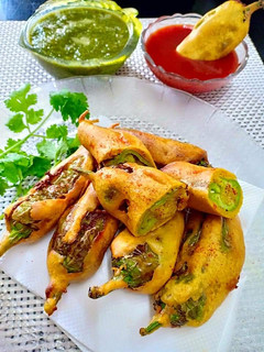 A picture of Spicy mirchi vada.