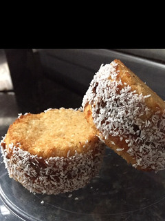 Una foto de Alfajores de coco