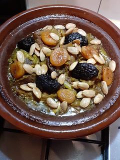 صورة لوصفة طاجين اللحم بالفواكه الجافة