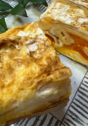 A picture of Japanese Tamagoyaki (Egg yolk special).