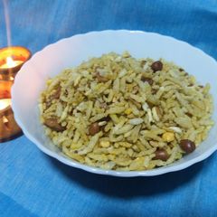 A picture of Maharashtrian spicy roasted dagdi poha chiwda.