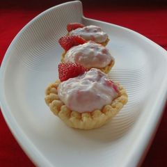A picture of Cheese Strawberry Tarts.
