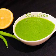 A picture of Green chutney.
