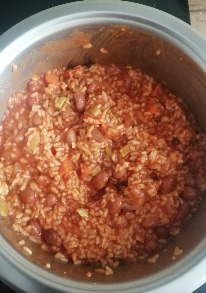 Una foto de Arroz judías pintas y verduras