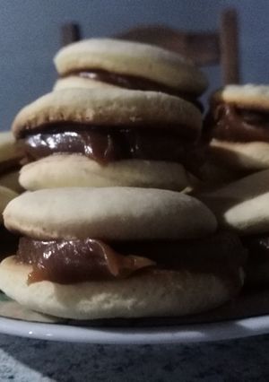 Una foto de Alfajores