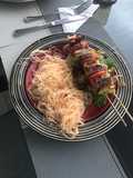 Pincho de cerdo con vegetales