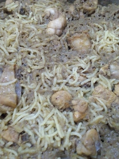 திண்டுக்கல் தலப்பாகட்டி சிக்கன் பிரியாணி (Dhindukal thalappakatti chicken biryani recipe in tamil) செய்முறை முக்கிய புகைப்படம்