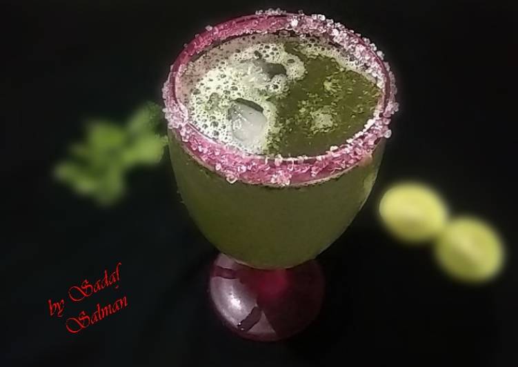 How to Make Super Quick Homemade Limonana (Middle Eastern Frozen Mint Lemonade)