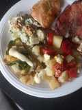Plato Variado con Ensalada Waldorf