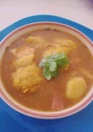 Una foto de 🇵🇷Sopas de plátano verde con papas y jamón 🇵🇷👌😘