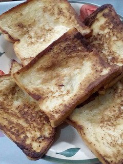 A picture of French Toast.