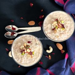 Poha Kheer with Dates (Flattened Rice Pudding) A picture of Poha Kheer with Dates (Flattened Rice Pudding).