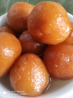गुलाब जामुन (gulab jamun recipe in hindi) रेसिपी मुख्य फोटो