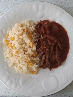Una foto de Arroz blanco con elote 🌽