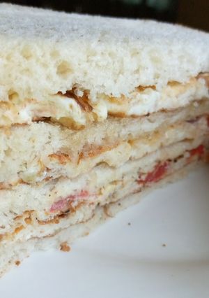 A picture of Bread sandwich.
