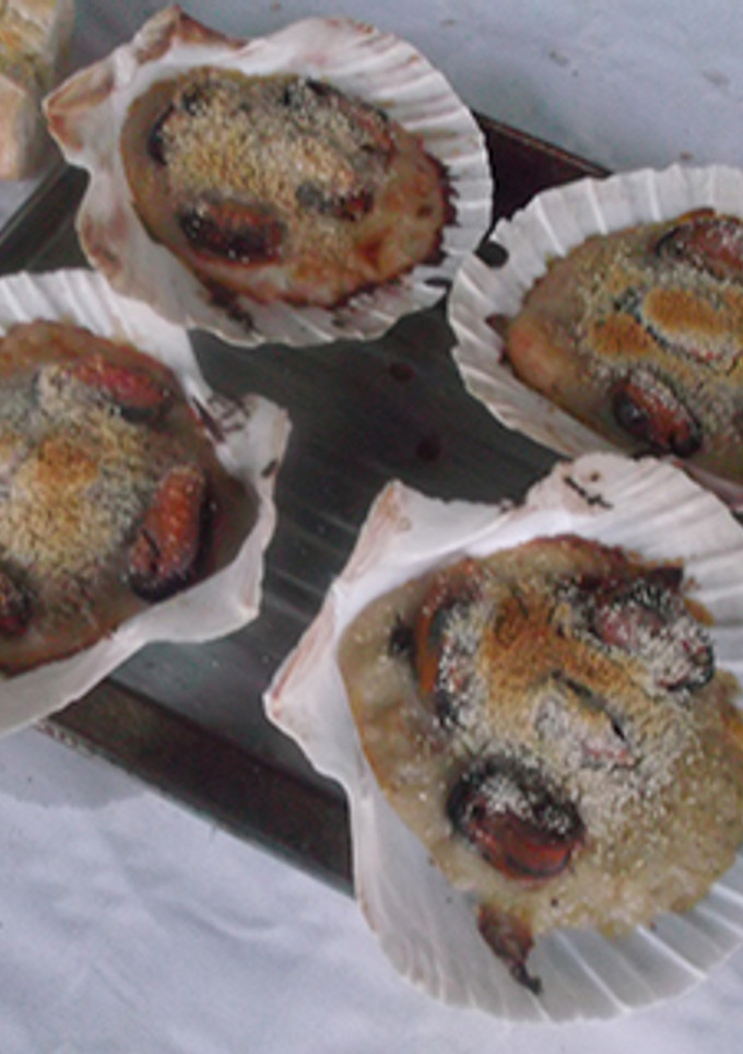 Una foto de Falsas vieiras de mejillones y gambas