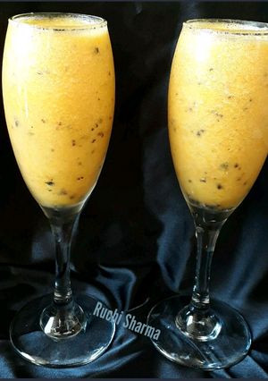 A picture of Pineapple & passion fruit slushy.