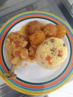 Una foto de Pollo a la criolla 😋