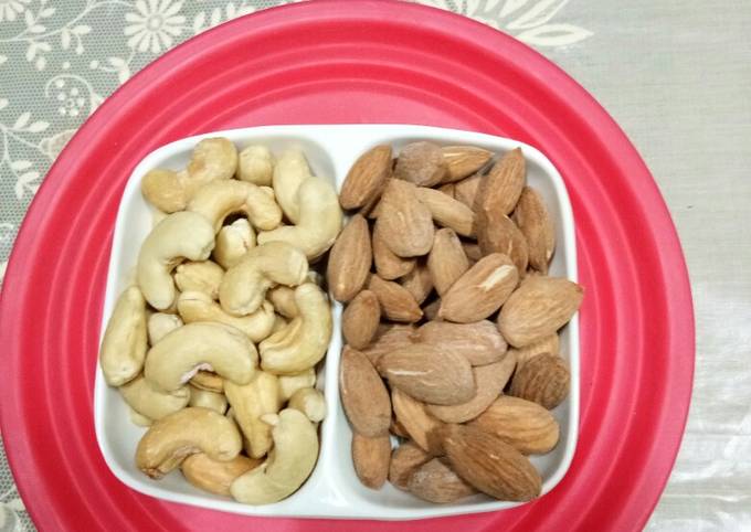 Salted Cashew nuts and Almonds Recipe by Mridula Bansal - Cookpad