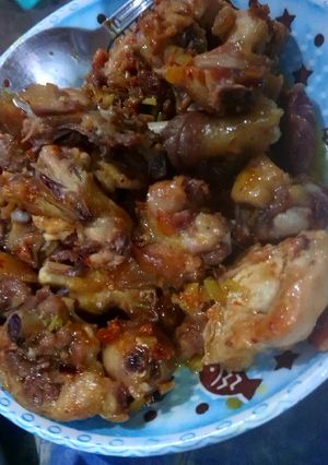Hình của món Gà kho sả.
