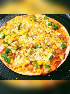 पिज़्ज़ा (pizza recipe in Hindi) रेसिपी मुख्य फोटो