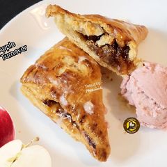 A picture of Classic Apple Turnovers.
