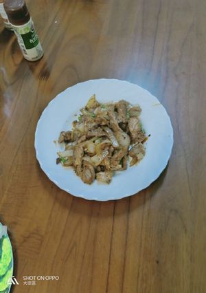 洋蔥炒肉絲 的食譜成品照片