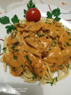 Tejfölös gomba, spagettivel recept fotója