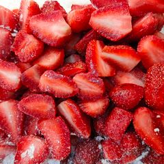 A picture of Frozen Strawberries 🍓🍓🍓🍓.