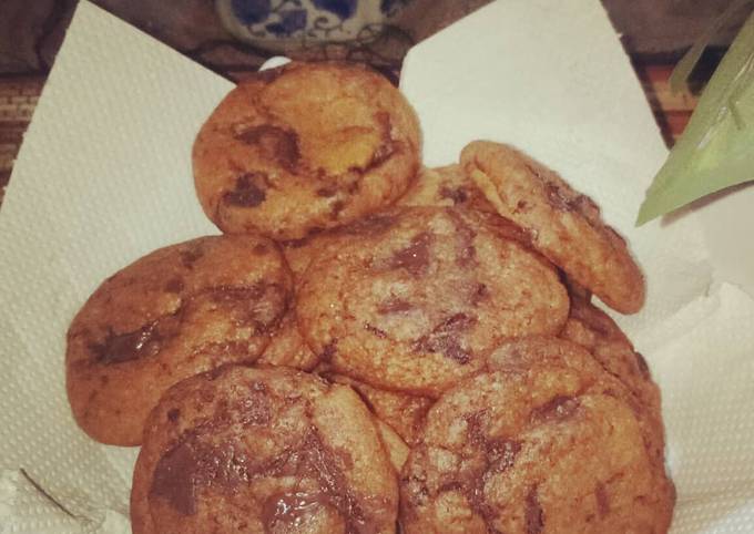 Chewy Fudgy Chocolate Cookies