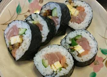 Easiest Way to Cook Yummy FutomakiThick Sushi Rolls Filled with Vegetables