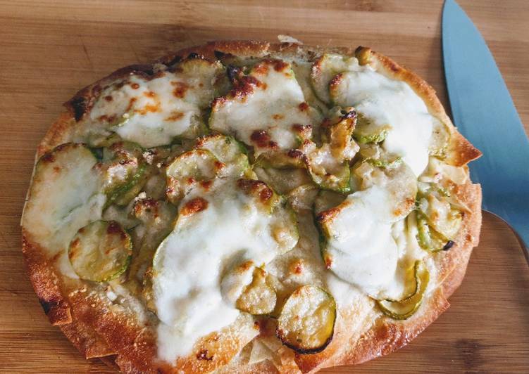 Lasagna di pane Guttiau con zucchine e mozzarella