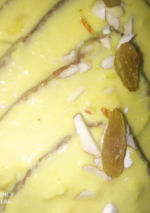 A picture of Shahi tukda.