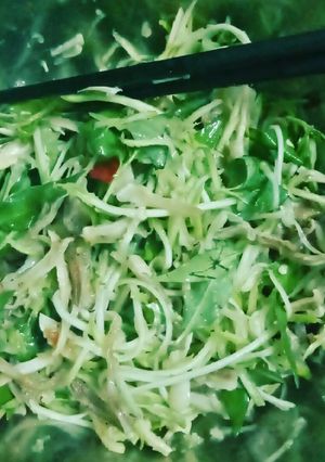 Hình của món Gỏi mực khô bóp xoài.