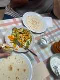 Fajitas de pollo y melocotón con salsa yogur