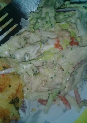 Una foto de Ensalada blanca de ATÚN y LECHUGA