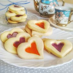 A picture of Stained glass cookies.