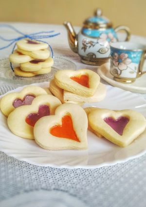 A picture of Stained glass cookies.
