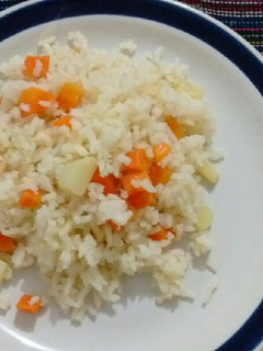 Una foto de Arroz blanco para principiantes 😘😘👍✨