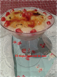 Una foto de Delicia de crema catalana con granadas