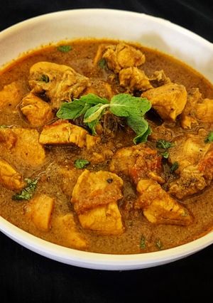 A picture of Butter Green Chicken.