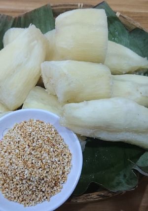 Hình của món Khoai mì luộc cốt dừa.