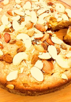 आटा जैगरी केक (Atta jaggery cake recipe in Hindi) रेसिपी मुख्य फोटो