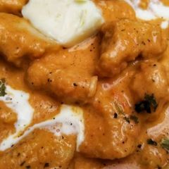 A picture of Butter chicken 🥹🍴.