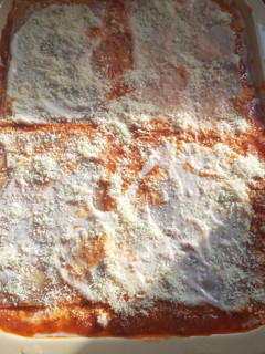 Una foto de Lasaña con salsa boloñesa y salsa Bechamel