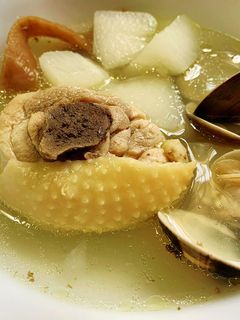 菜脯蘿蔔蛤蜊雞湯 的食譜成品照片