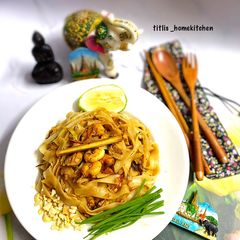 A picture of Pad Thai.